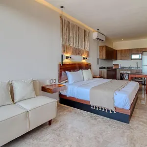 Adora 406 At Av Kukulkan Hotel